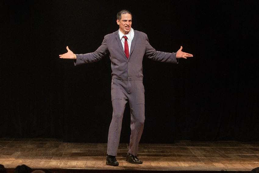 Mateus Solano estreia seu primeiro monólogo no Teatro Renaissance