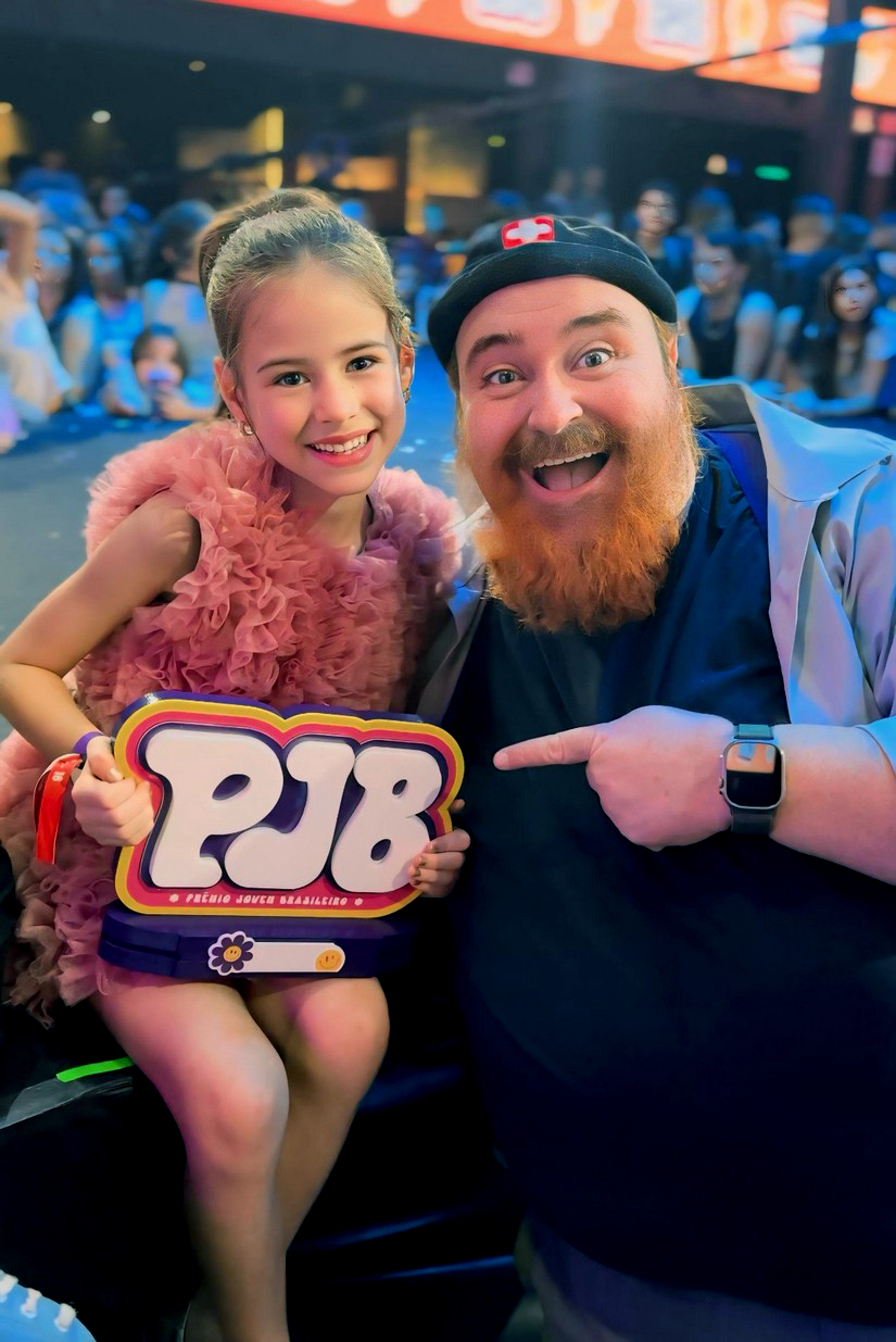 Mel Summers, carisma e talento brilham no Prêmio Jovem Brasileiro 2024