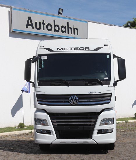 Meteor, maior Volkswagem do mundo, chegou na Autobahn Caminhões