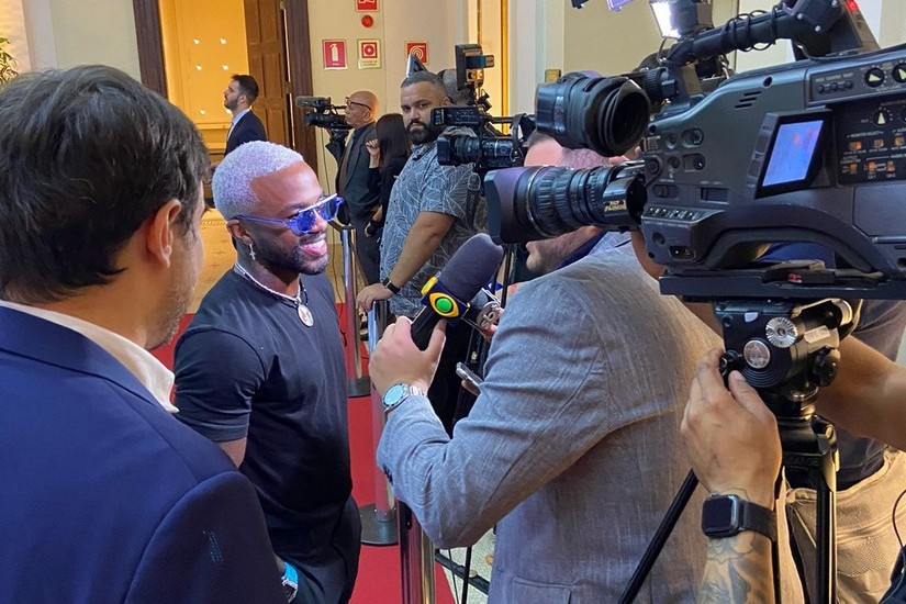 Negrete no tapete vermelho do Prêmio Fui Clear??? 