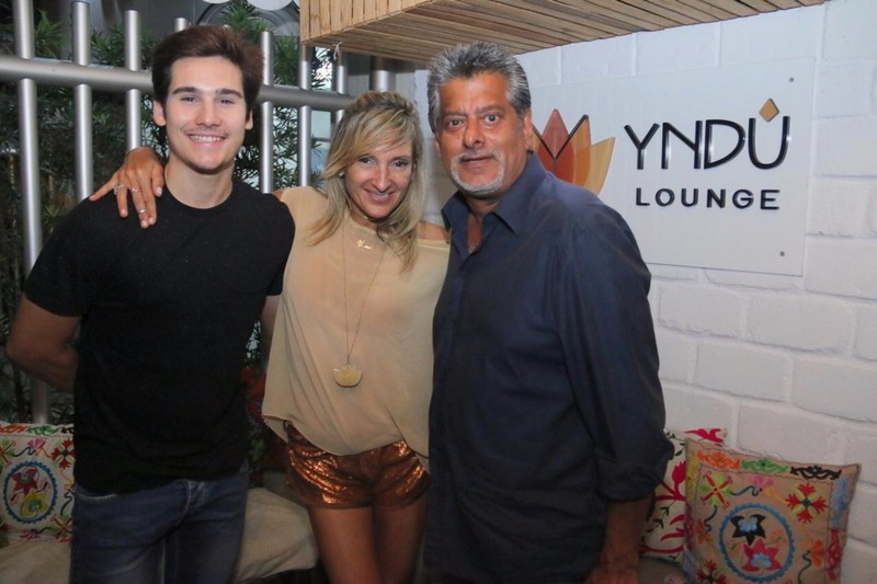 Nicolas Prattes, Ursula Mandina e Arif