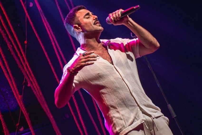 O premiado ator e cantor Victor Maia apresenta show em celebração à música brasileira LGBTQ+