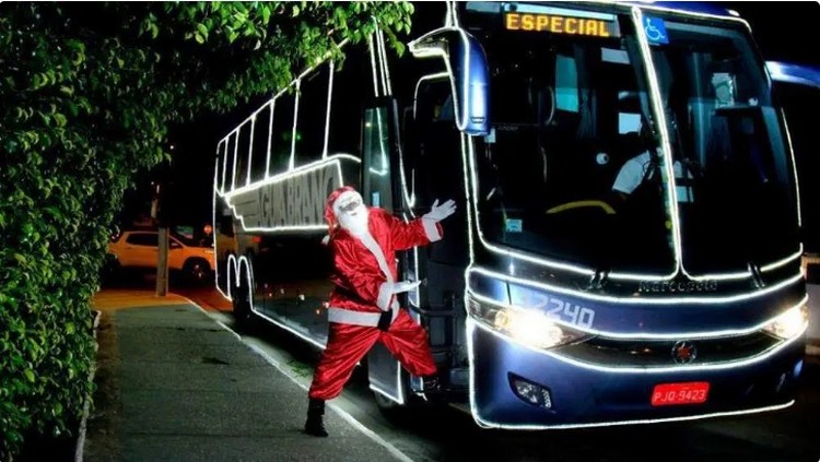 Ônibus iluminado da Viação Águia Branca já percorre o país