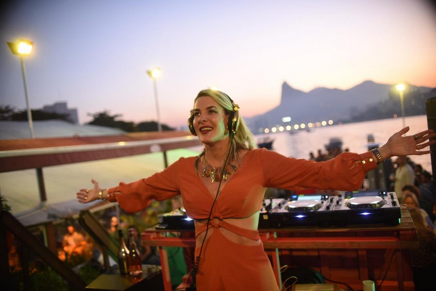 Réveillon no Flutuante Rio tem Prislla agitando as comemorações de fim de ano