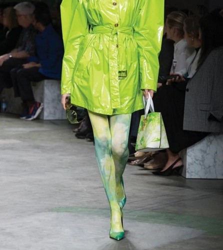 Quanto mais alta a meia, melhor. Foto Versace