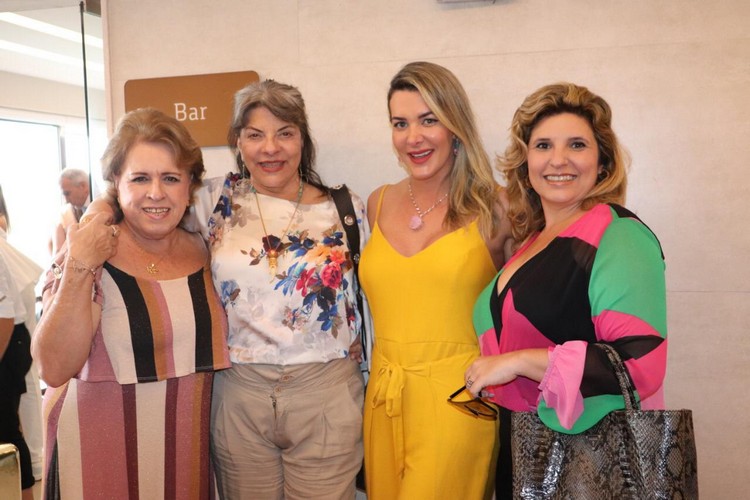 Regina Celia Pereira, Rose May, Prislla e Tay Ruiz