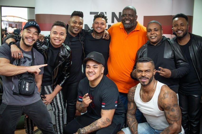 Pagodeiros se reúnem na gravação do novo DVD do Tá Na Mente