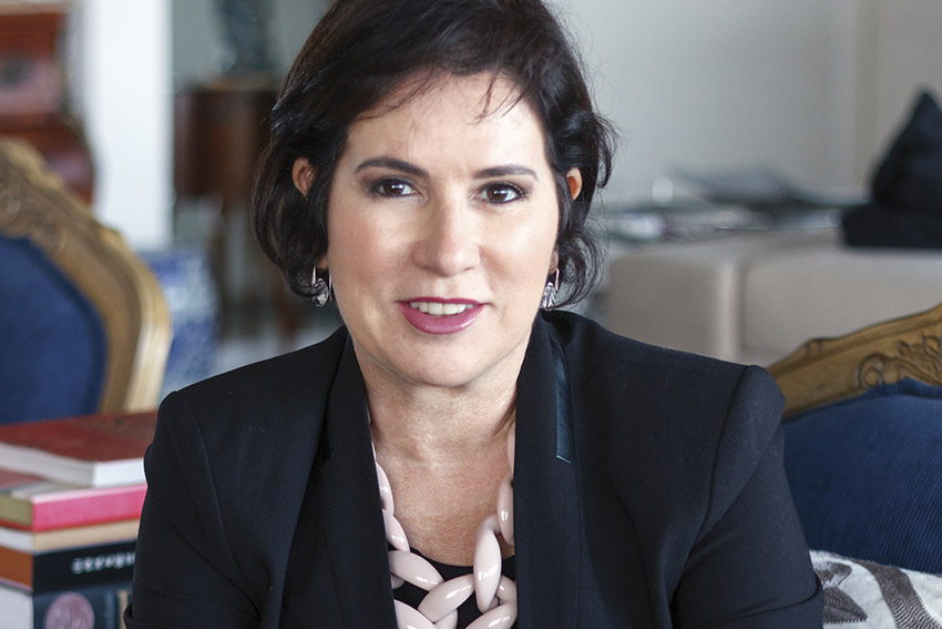 Rita Mamede lança o livro Mulher, pelo Instituto Nação de Valor