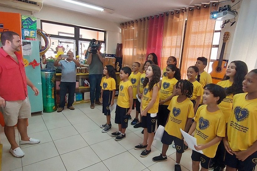 Samba e Solidariedade na Escola da LBV com o cantor e compositor Leo Russo