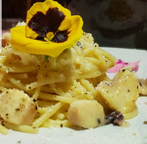 Spaghetti Cacio e Pepe com polvo
