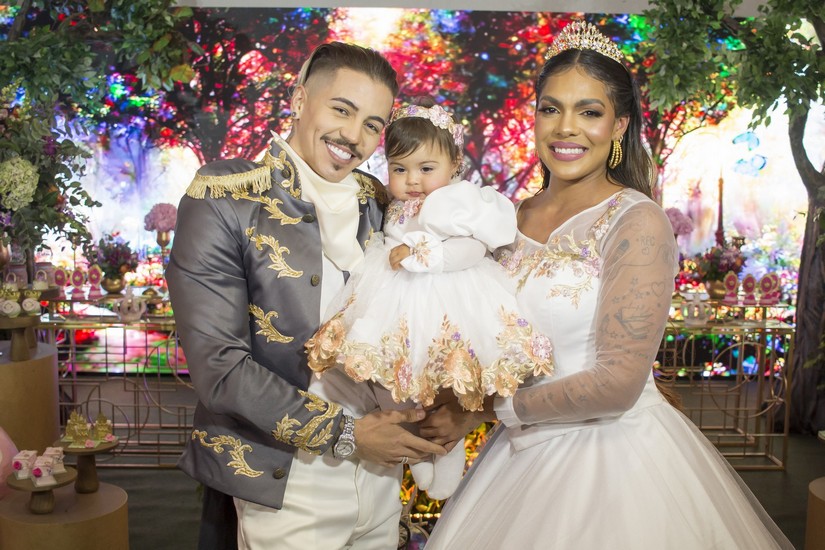 Luiz Alberto entrevista Tays Reis e Biel