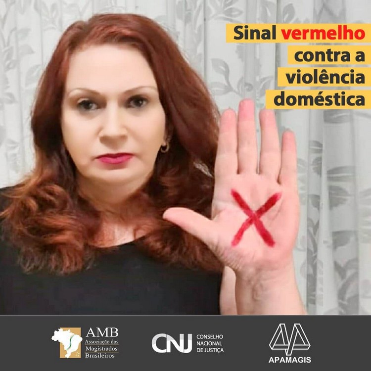 A artista plástica Teresa Kodama apoia a Campanha Sinal Vermelho