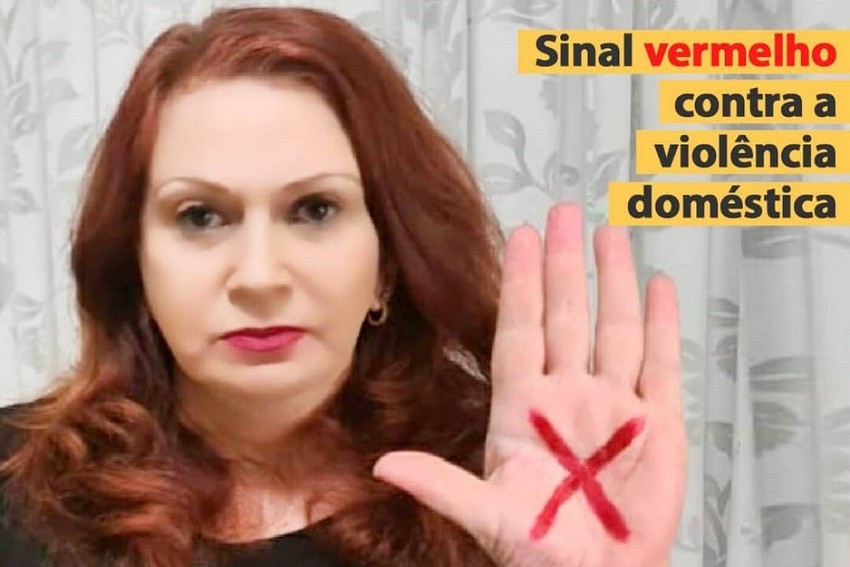 A artista plástica Teresa Kodama apoia a Campanha Sinal Vermelho