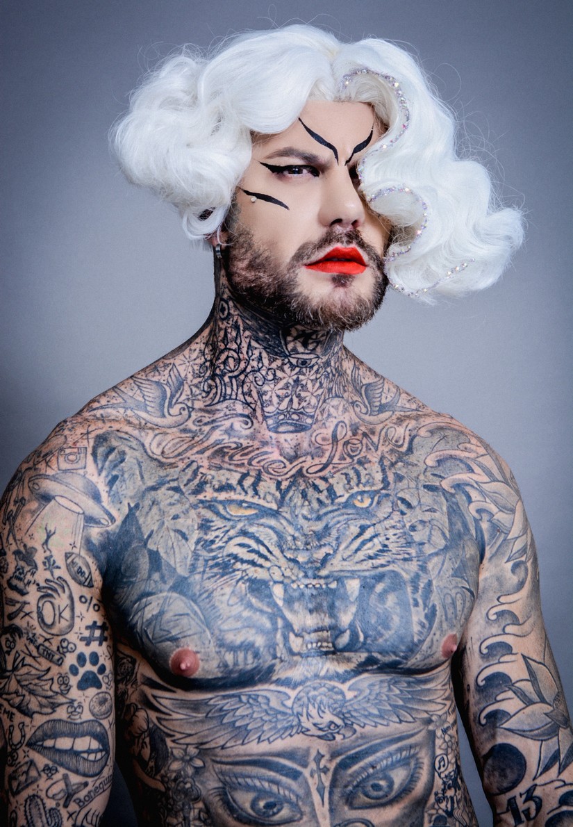 Thiago Molina, quebrando paradigmas e pregando diversidade de beleza