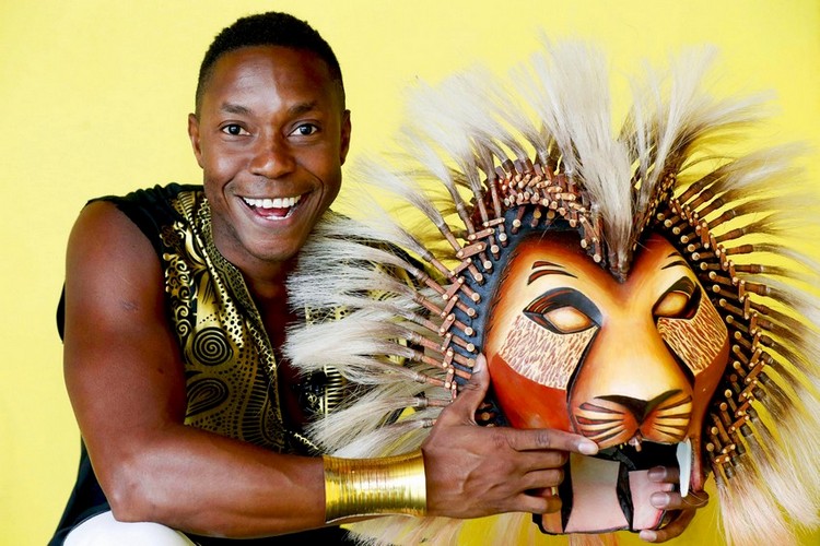 Tiago Barbosa retorna ao país com show Estrada