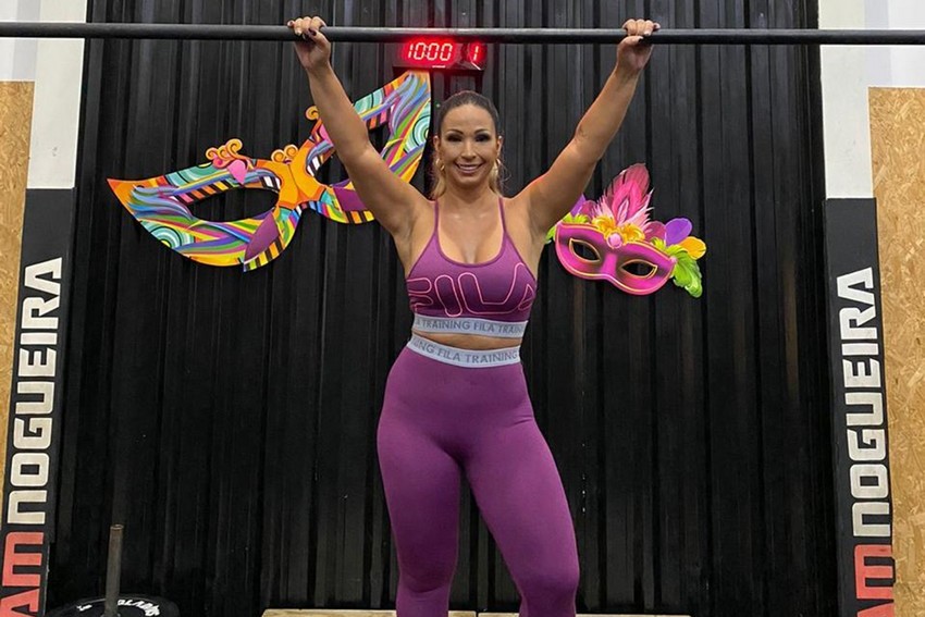 Valesca Popozuda surpreende alunas de academia da Zona Norte do Rio