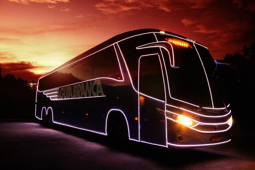 Ônibus da Viação Águia Branca transporta magia do Natal a quase 100 cidades do país 