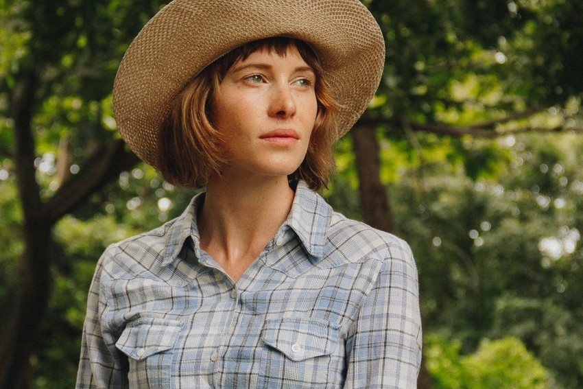 Carla Elgert protagoniza a série Entre Longes