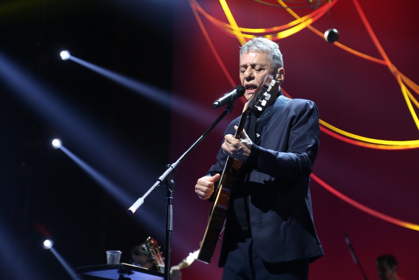 Chico Buarque estreia seu show Caravanas no Vivo Rio