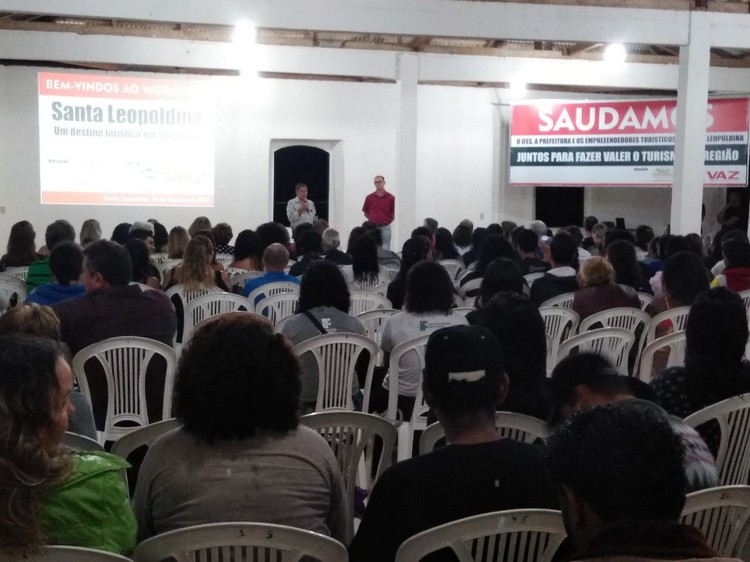 Douglaz Vaz, Diretor da Vaz Desenvolvimento, apresenta a proposta do Equipamento Turístico  Barão do Império