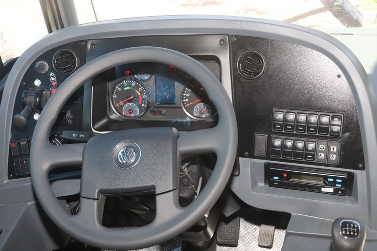 Detalhe do painel com excelente posição de direção e acesso aos instrumentos