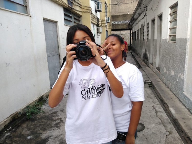 Cinemaneiro completa 18 anos e conscientiza sobre a alimentação