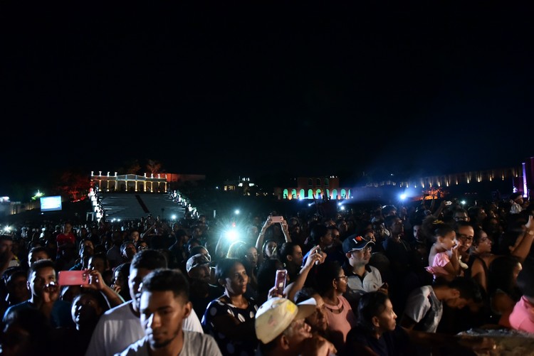 Um grande público esteve na primeira noite do espetáculo